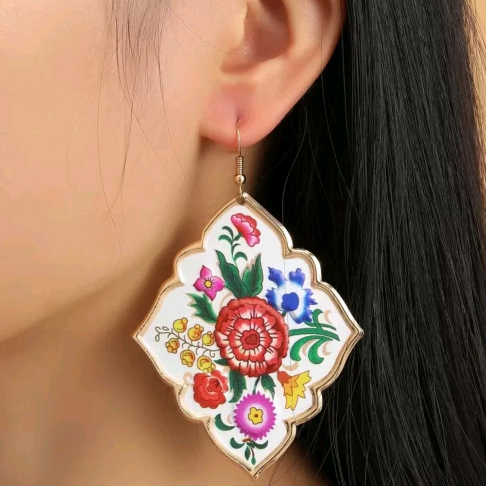 🌷HP! Large Floral Enamel Abstract Earrings With Gold Accents New!